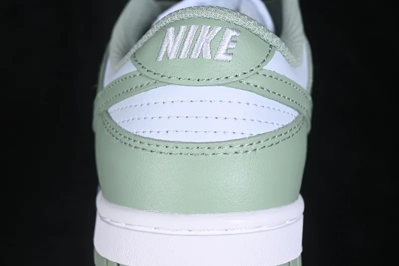 All categories Nk SB Dunk series Nk SB Dunk Low low-top sneakers Nike SB Dunk Low light green low-top casual sneakers IM6572-002